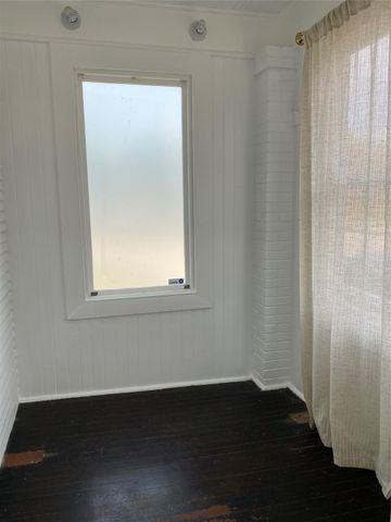 709 E 11, Houston, TX 77008