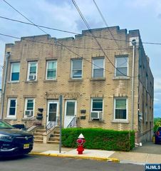 4 Burdette Place, Fairview, NJ 07022