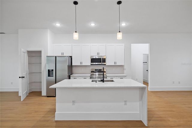 15041 SW 24TH CIRCLE, Ocala, FL 34473