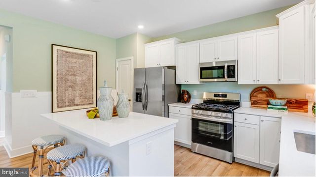 5401 NEWPORT CIR, White Plains, MD 20695