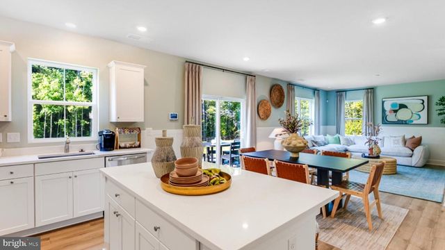 5401 NEWPORT CIR, White Plains, MD 20695