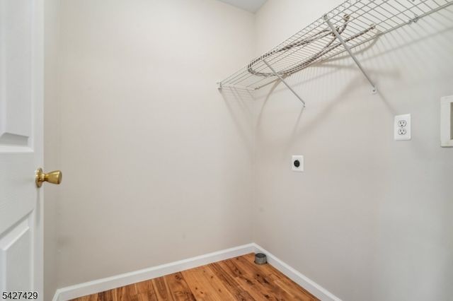 2 Log Rd, Jefferson Twp., NJ 07849