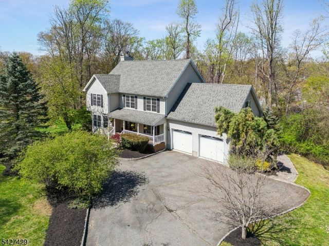 2 Log Rd, Jefferson Twp., NJ 07849
