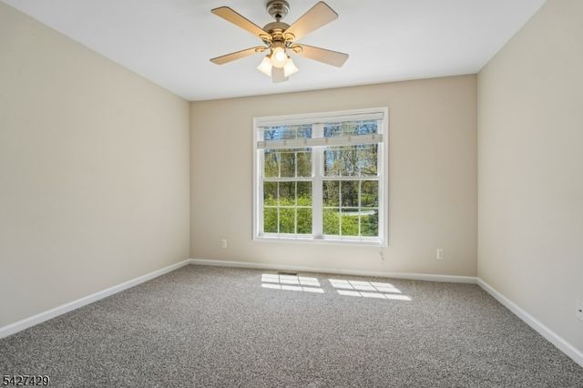 2 Log Rd, Jefferson Twp., NJ 07849