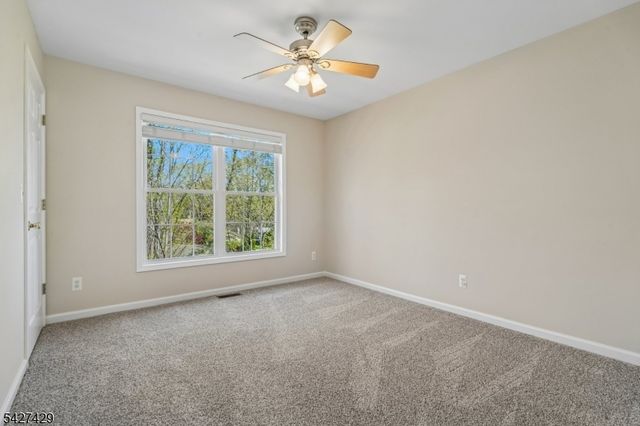2 Log Rd, Jefferson Twp., NJ 07849