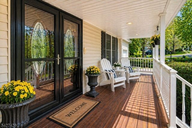 2 Log Rd, Jefferson Twp., NJ 07849