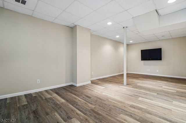 2 Log Rd, Jefferson Twp., NJ 07849