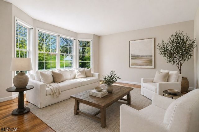 2 Log Rd, Jefferson Twp., NJ 07849