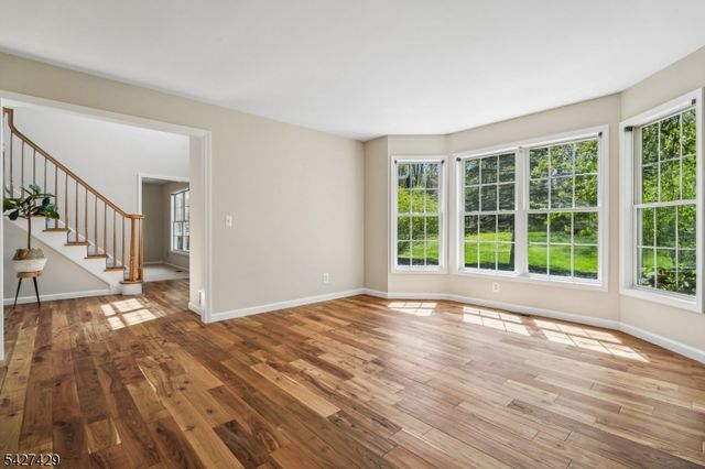2 Log Rd, Jefferson Twp., NJ 07849