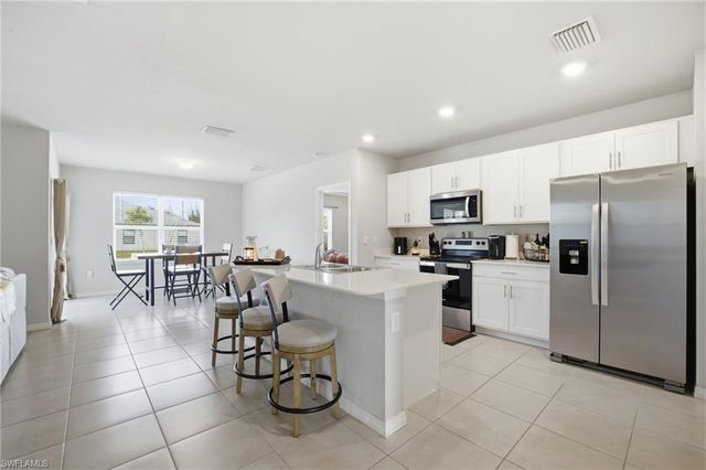 1917 SW 4th ST, Cape Coral, FL 33991