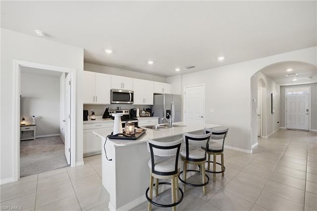 1917 SW 4th ST, Cape Coral, FL 33991