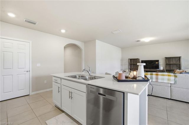 1917 SW 4th ST, Cape Coral, FL 33991