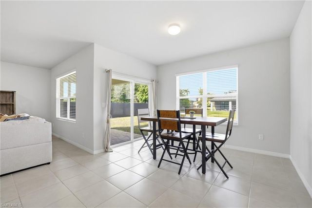 1917 SW 4th ST, Cape Coral, FL 33991