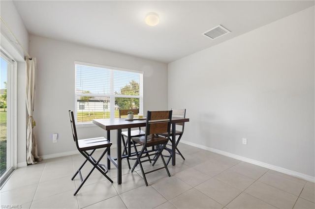 1917 SW 4th ST, Cape Coral, FL 33991