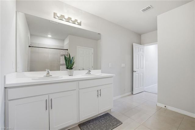 1917 SW 4th ST, Cape Coral, FL 33991