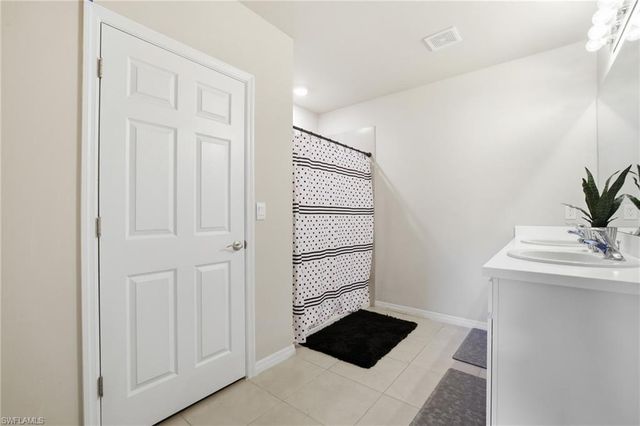 1917 SW 4th ST, Cape Coral, FL 33991