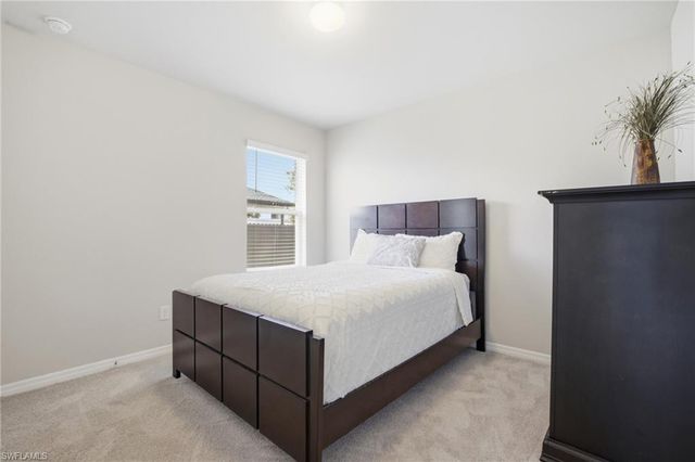 1917 SW 4th ST, Cape Coral, FL 33991