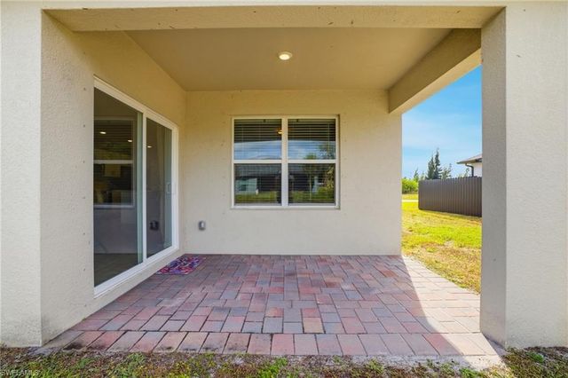 1917 SW 4th ST, Cape Coral, FL 33991