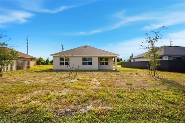 1917 SW 4th ST, Cape Coral, FL 33991