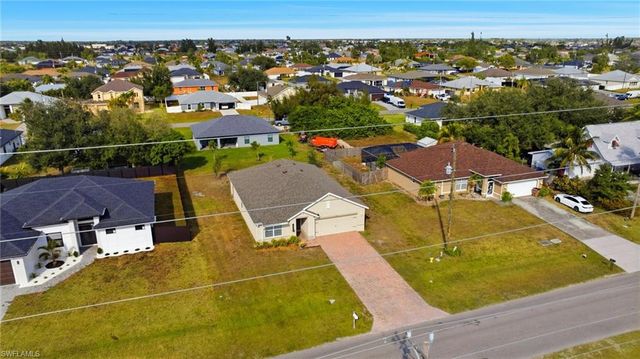 1917 SW 4th ST, Cape Coral, FL 33991