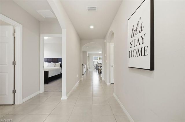 1917 SW 4th ST, Cape Coral, FL 33991