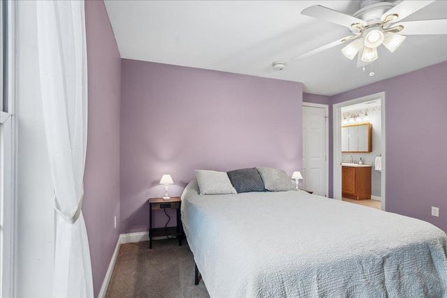 4 Crestview Cir Unit 108, Londonderry, NH 03053