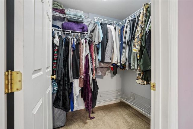 4 Crestview Cir Unit 108, Londonderry, NH 03053