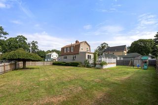 26 Oakwood Rd, Quincy, MA 02169