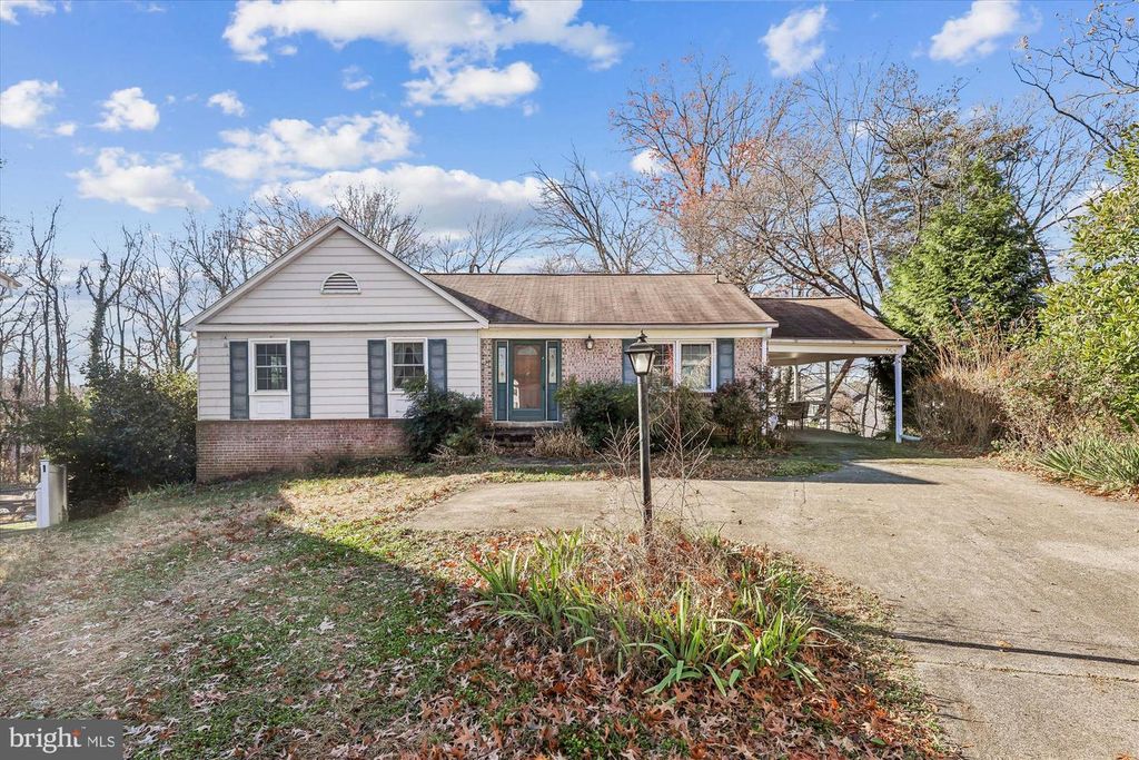 7013 STONE MILL PL, Alexandria, VA 22306