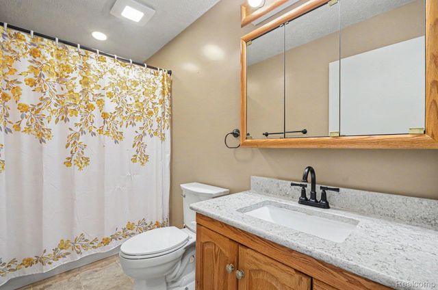 41150 Southwind Drive, Canton Charter Township, MI 48188