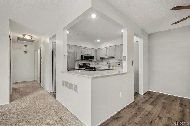 41150 Southwind Drive, Canton Charter Township, MI 48188