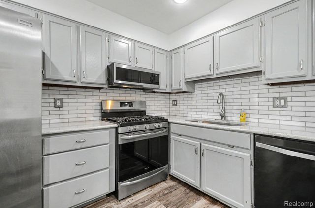 41150 Southwind Drive, Canton Charter Township, MI 48188