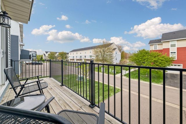 3141 Clover Ridge Drive, Chaska, MN 55318