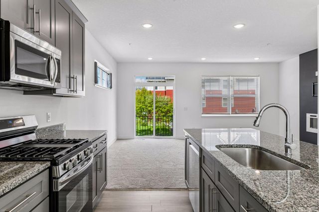 3141 Clover Ridge Drive, Chaska, MN 55318