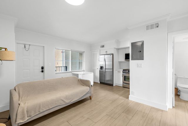 924 SE 2nd Street 32, Fort Lauderdale, FL 33301