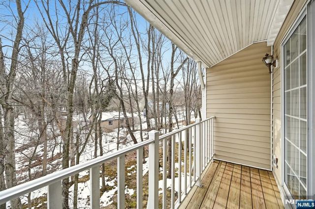 130 Raintree Lane, Mahwah, NJ 07430