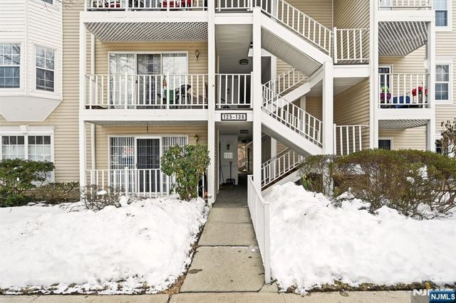 130 Raintree Lane, Mahwah, NJ 07430