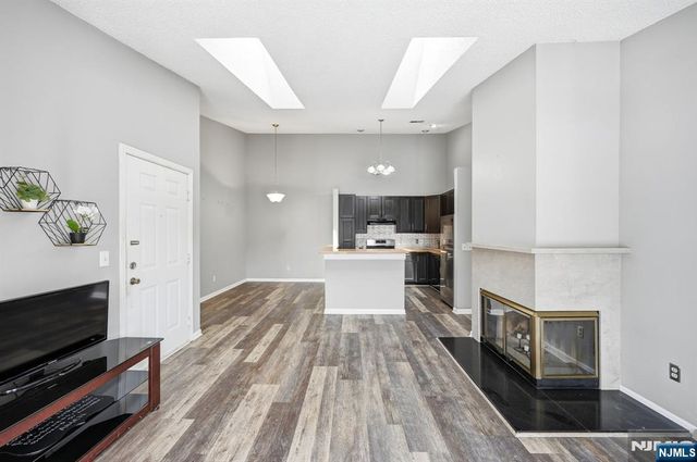 130 Raintree Lane, Mahwah, NJ 07430