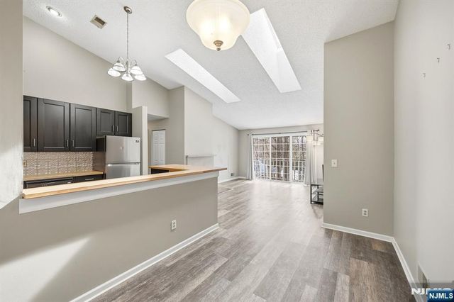 130 Raintree Lane, Mahwah, NJ 07430