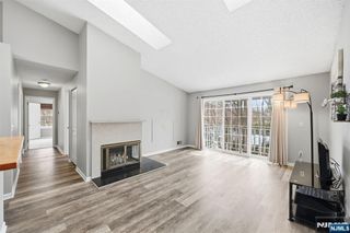 130 Raintree Lane, Mahwah, NJ 07430