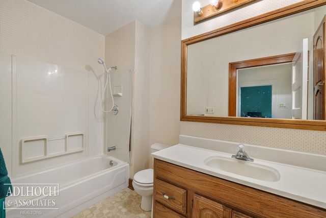 17526 E 10 Mile Road, Eastpointe, MI 48021