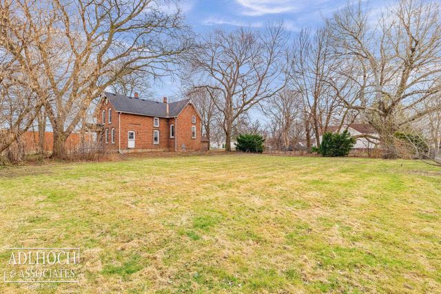17526 E 10 Mile Road, Eastpointe, MI 48021