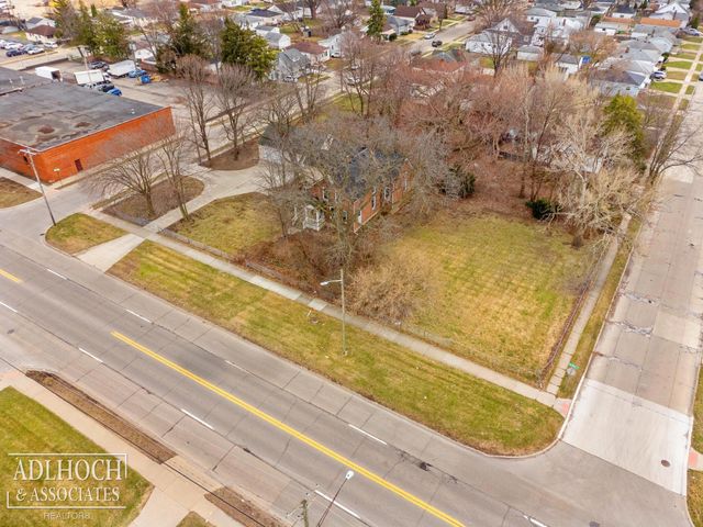 17526 E 10 Mile Road, Eastpointe, MI 48021