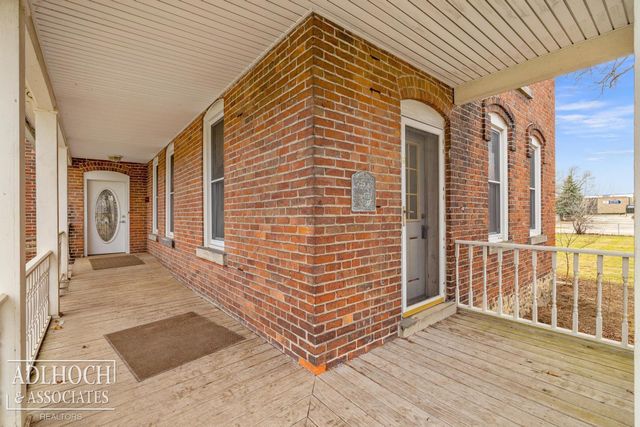 17526 E 10 Mile Road, Eastpointe, MI 48021