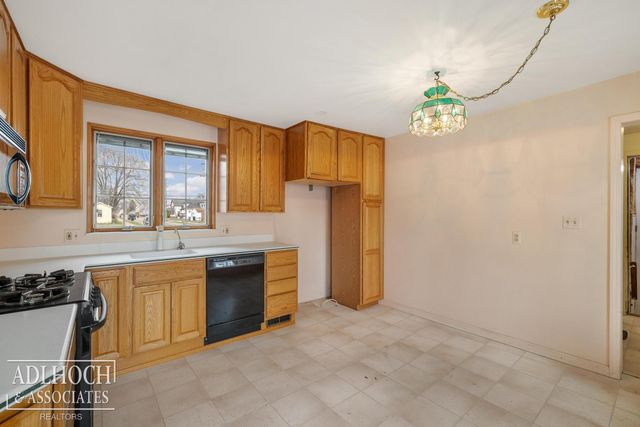 17526 E 10 Mile Road, Eastpointe, MI 48021