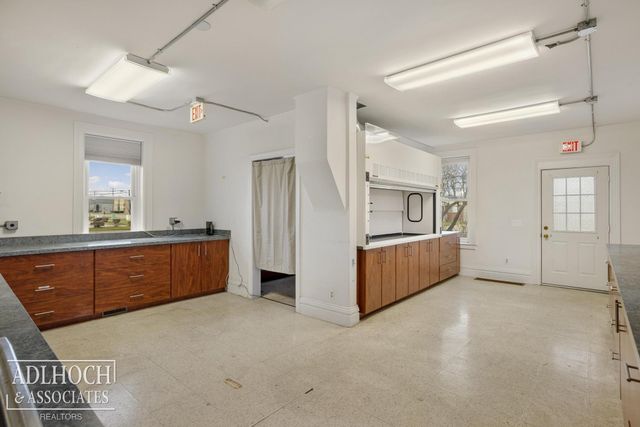 17526 E 10 Mile Road, Eastpointe, MI 48021