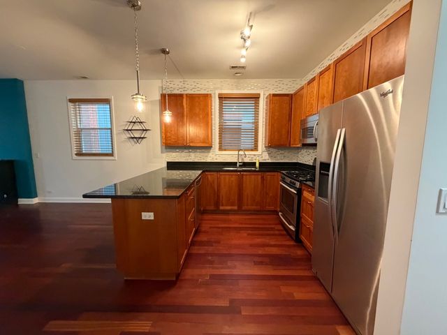 1730 N WESTERN Avenue 301, Chicago, IL 60647