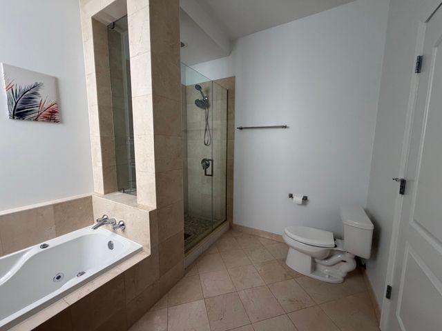 1730 N WESTERN Avenue 301, Chicago, IL 60647