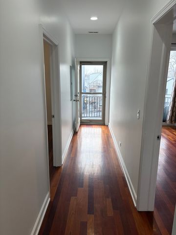 1730 N WESTERN Avenue 301, Chicago, IL 60647