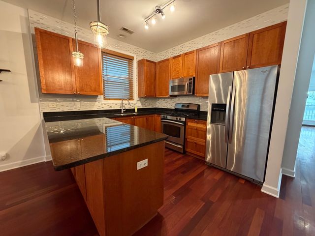 1730 N WESTERN Avenue 301, Chicago, IL 60647